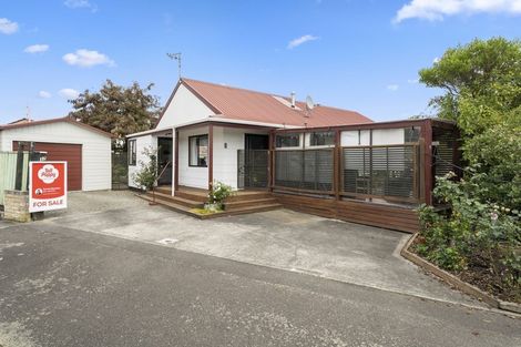 Photo of property in 37 Willowstream Grove, Cloverlea, Palmerston North, 4412