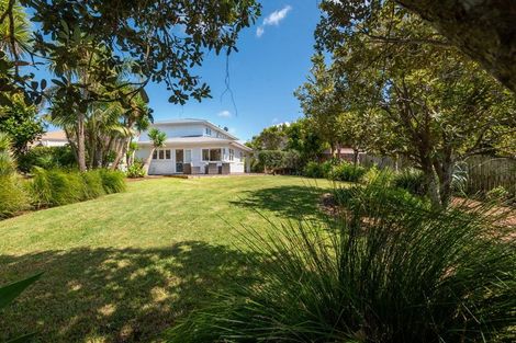 Photo of property in 22 Eversleigh Road, Belmont, Auckland, 0622