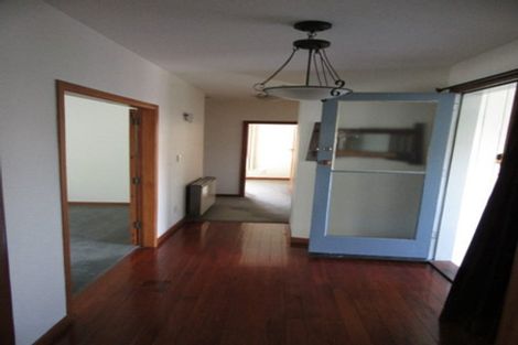 Photo of property in 302 Riccarton Road, Upper Riccarton, Christchurch, 8041