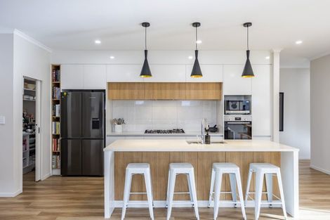 Photo of property in 3 Vintry Drive, Kumeu, 0810