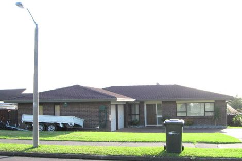 Photo of property in 16 Majesty Place, Half Moon Bay, Auckland, 2012