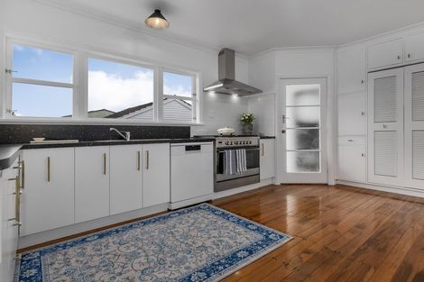 Photo of property in 14 Duke Street, Levin, 5510