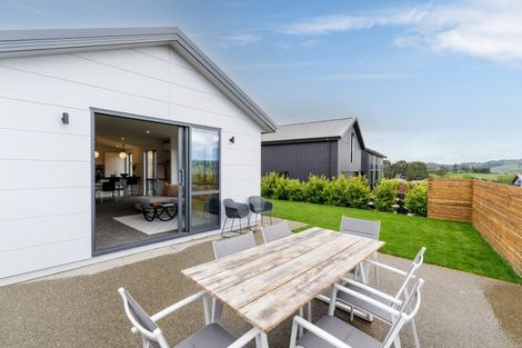 Photo of property in 10 Ella Lane, Green Island, Dunedin, 9018