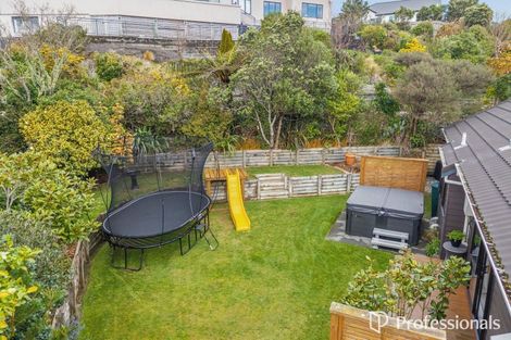 Photo of property in 13 Otamarau Grove, Maungaraki, Lower Hutt, 5010