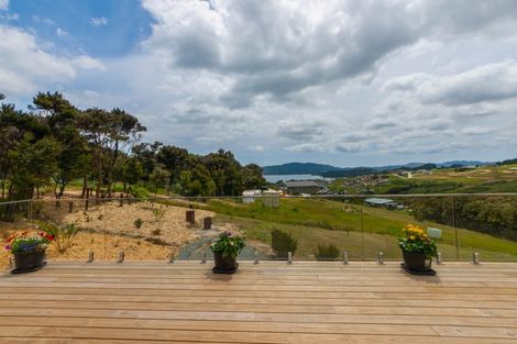 Photo of property in 1 Pekama Drive, Cable Bay, 0420