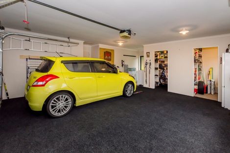 Photo of property in 16 Bluewater Place, Paraparaumu, 5032