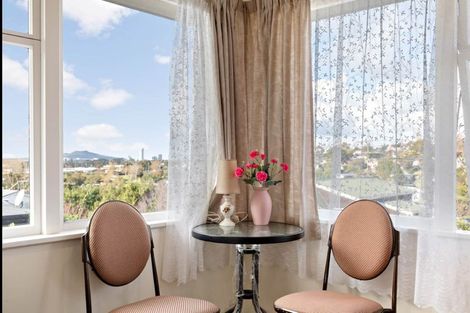 Photo of property in 1/14 Chequers Avenue, Glenfield, Auckland, 0629