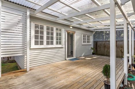 Photo of property in 21 Snell Avenue, Papakura, 2110