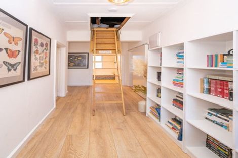 Photo of property in 10a Hill Street, Lawrence, 9532