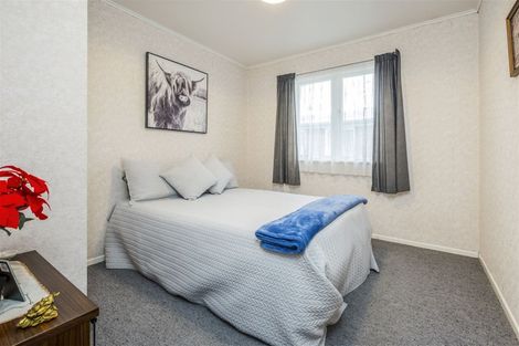 Photo of property in 12 Kerry Place, Papakura, 2110