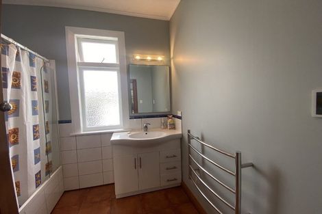 Photo of property in 32 Rodrigo Road, Kilbirnie, Wellington, 6022