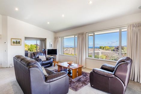 Photo of property in 19 Magnolia Rise, Waipahihi, Taupo, 3330