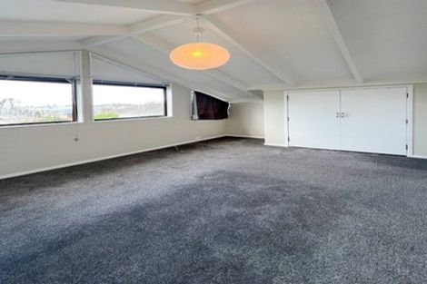 Photo of property in 3/25a Beach Road, Te Atatu Peninsula, Auckland, 0610