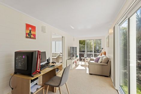 Photo of property in 8 Oleander Place, Bell Block, New Plymouth, 4312