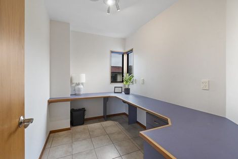 Photo of property in 33 Ruapehu Drive, Fitzherbert, Palmerston North, 4410