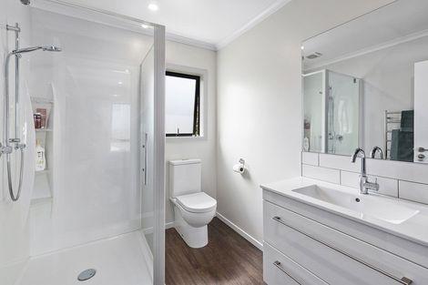 Photo of property in 12 Grumman Lane, Newlands, Wellington, 6037