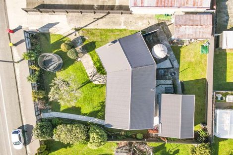 Photo of property in 13 Mako Mako Road, Levin, 5510