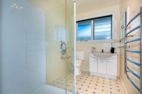 Photo of property in 13 Woodbury Street, Avonhead, Christchurch, 8042