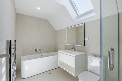 Photo of property in 71c Seaview Road, Castor Bay, Auckland, 0620