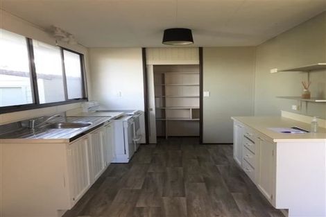 Photo of property in 1/4 Hanson Place, West Harbour, Auckland, 0618