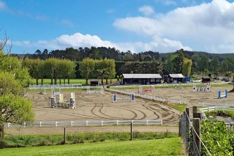 Photo of property in 1777 State Highway 16, Helensville, 0875