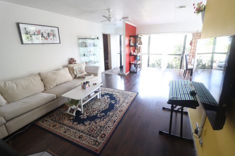Photo of property in 2/99 Ocean View Road, Hillcrest, Auckland, 0627