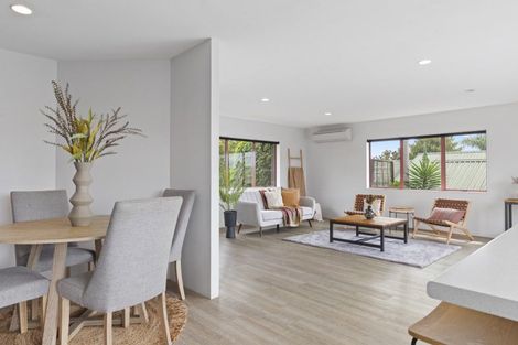 Photo of property in 61c Prospect Terrace, Pukekohe, 2120