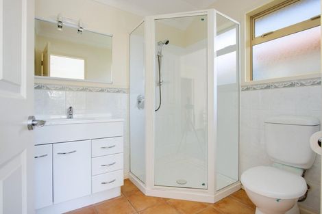 Photo of property in 52 Neeve Road, Taradale, Napier, 4112