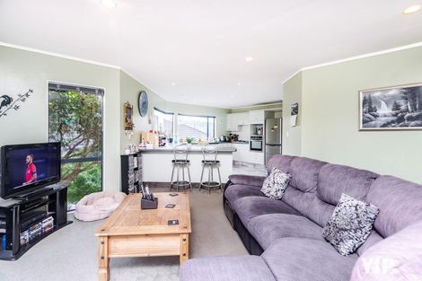 Photo of property in 132 Westchester Drive, Churton Park, Wellington, 6037