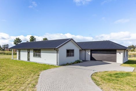 Photo of property in 11 Lochinvar Lane, Acacia Bay, Taupo, 3385
