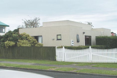 Photo of property in 10 Waitemata Road, Hauraki, Auckland, 0622