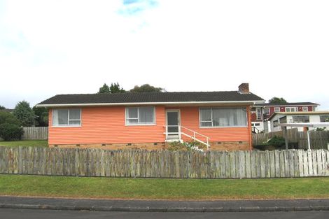 Photo of property in 33 Kaikoura Street, Henderson, Auckland, 0612