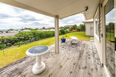 Photo of property in 153 Cornfoot Street, Castlecliff, Whanganui, 4501