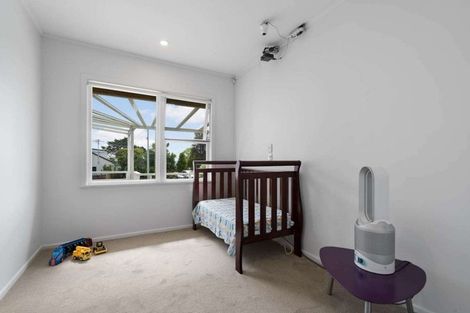 Photo of property in 82b Woodglen Road, Glen Eden, Auckland, 0602