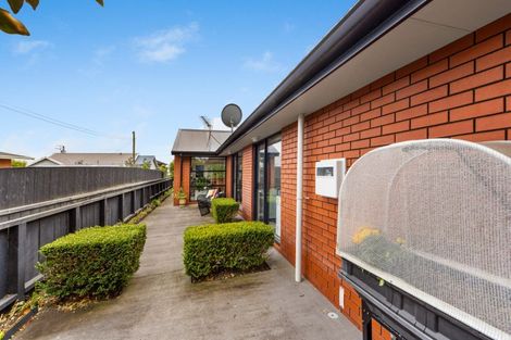 Photo of property in 32 Whiteley Street, Moturoa, New Plymouth, 4310