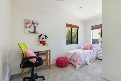 Photo of property in 52 Bluebird Crescent, Unsworth Heights, Auckland, 0632