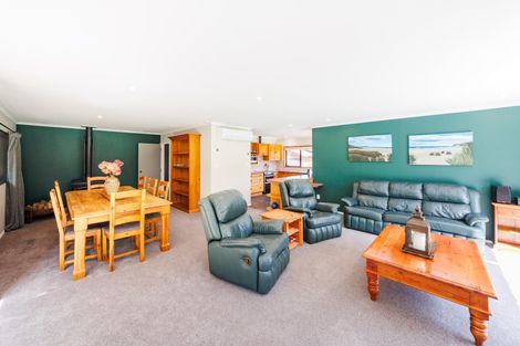 Photo of property in 15 Ashburn Lane, Awapuni, Palmerston North, 4412