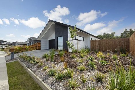 Photo of property in 83 Vinistra Road, Kumeu, 0810