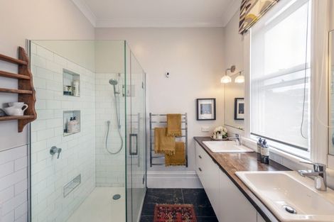 Photo of property in 18 Austin Street, Mount Victoria, Wellington, 6011