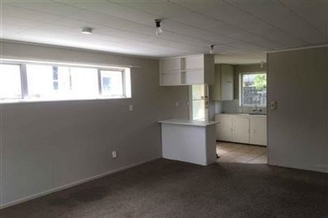 Photo of property in 2a Barbary Avenue, Kelston, Auckland, 0602