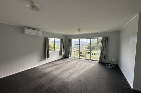 Photo of property in 10 Monmouth Way, Wilton, Wellington, 6012