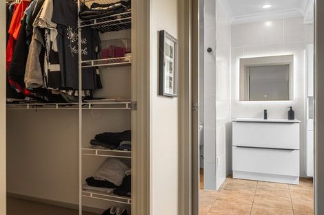 Photo of property in 17 Olive Close, Omokoroa, 3114