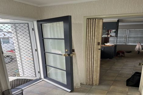 Photo of property in 365 Pakuranga Road, Pakuranga Heights, Auckland, 2010