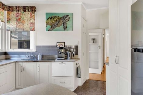 Photo of property in 27 Marian Drive, Inner Kaiti, Gisborne, 4010