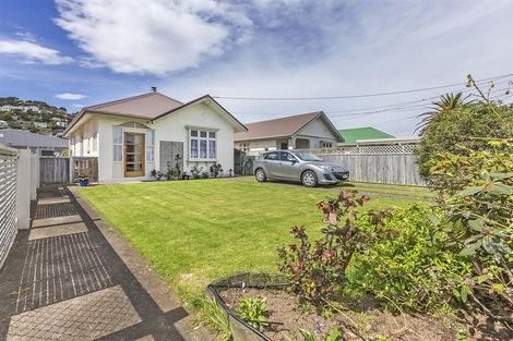 Photo of property in 16 Aparima Avenue, Miramar, Wellington, 6022