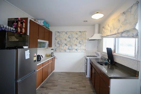 Photo of property in 2/7 Cascades Road, Pakuranga Heights, Auckland, 2010