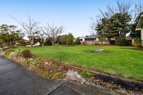 Photo of property in 35 Gladstone Street, Hawera, 4610