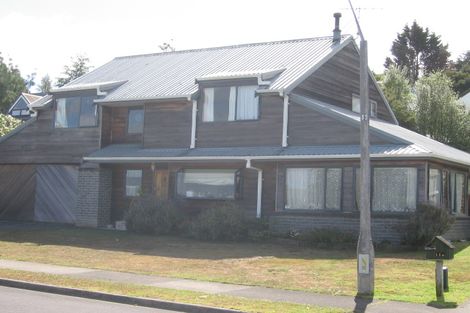 Photo of property in 2/11 Heathglen Place, Bayview, Auckland, 0629