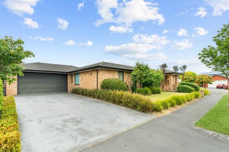 Photo of property in 17 Sovereign Gardens, Halswell, Christchurch, 8025