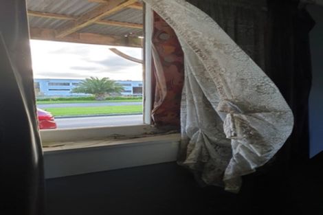 Photo of property in 52 Railway Street, Eltham, 4322